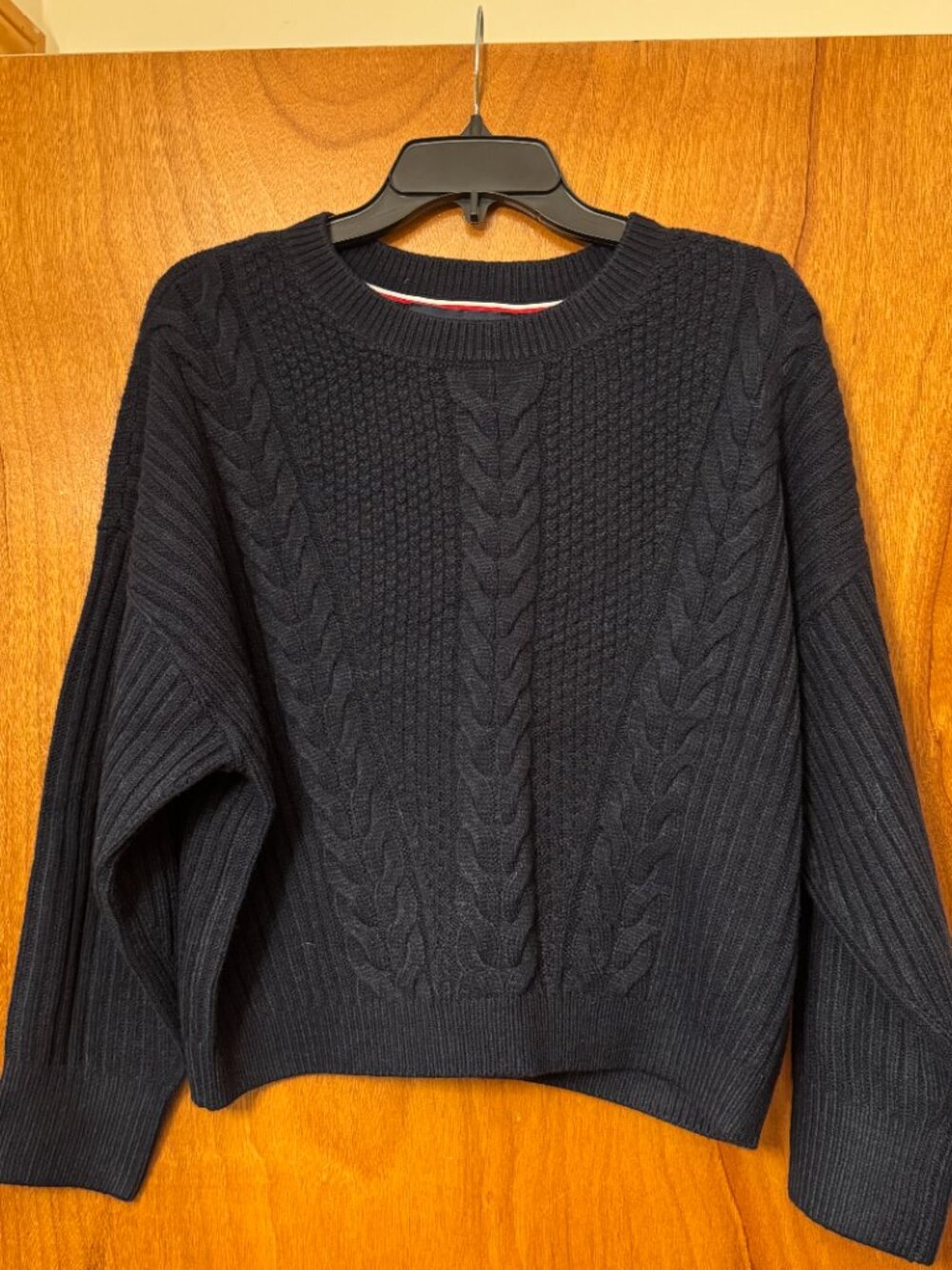 Tommy Hilfiger Women's Traveling Cable Sweater